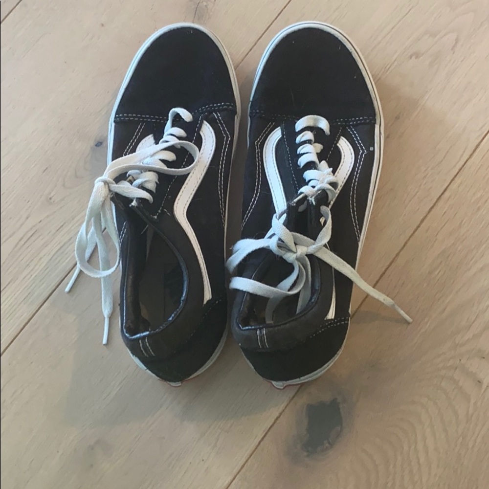 Black lace up vans!